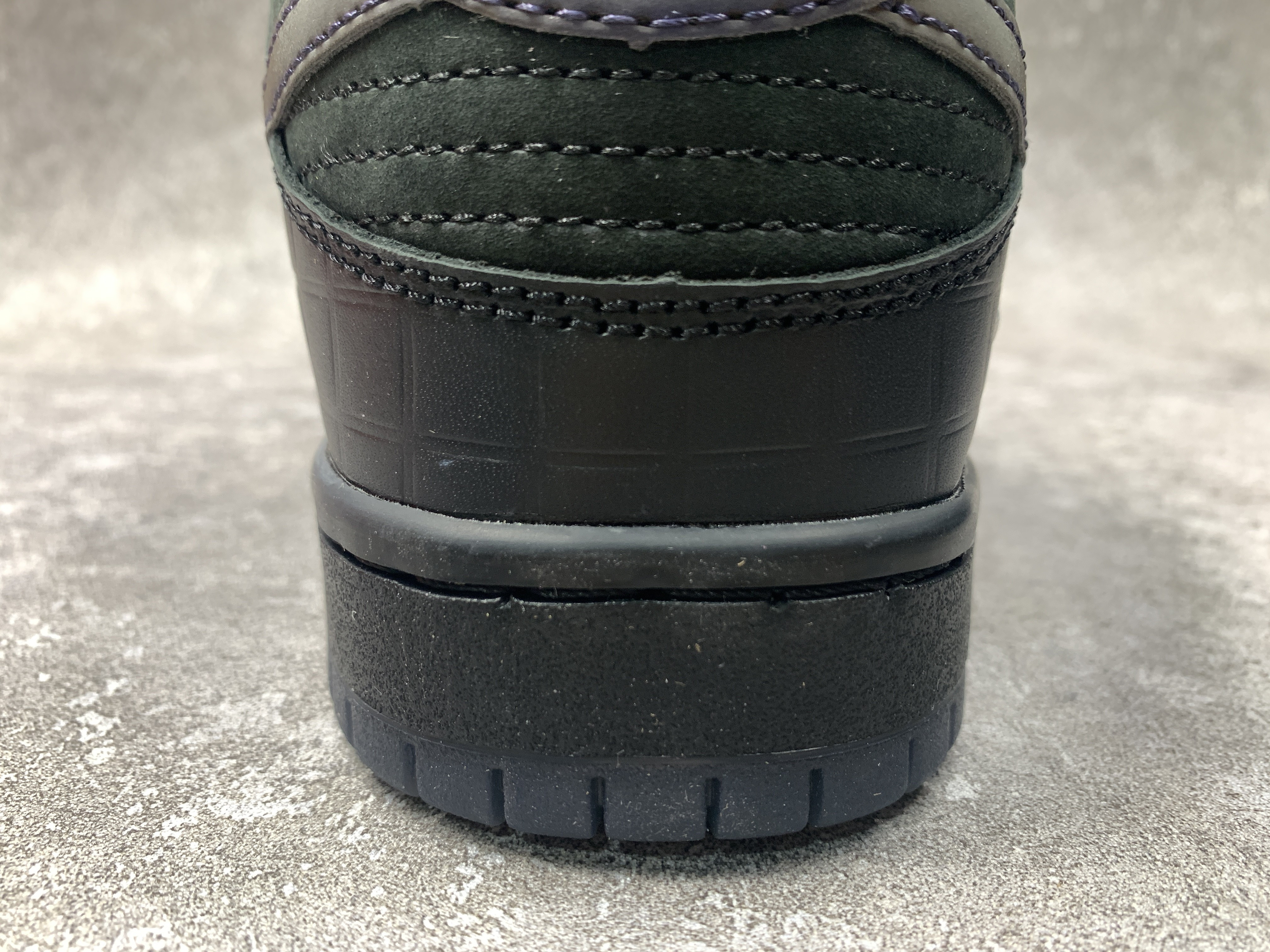 Familia x Nike SB Dunk Low First Avenue