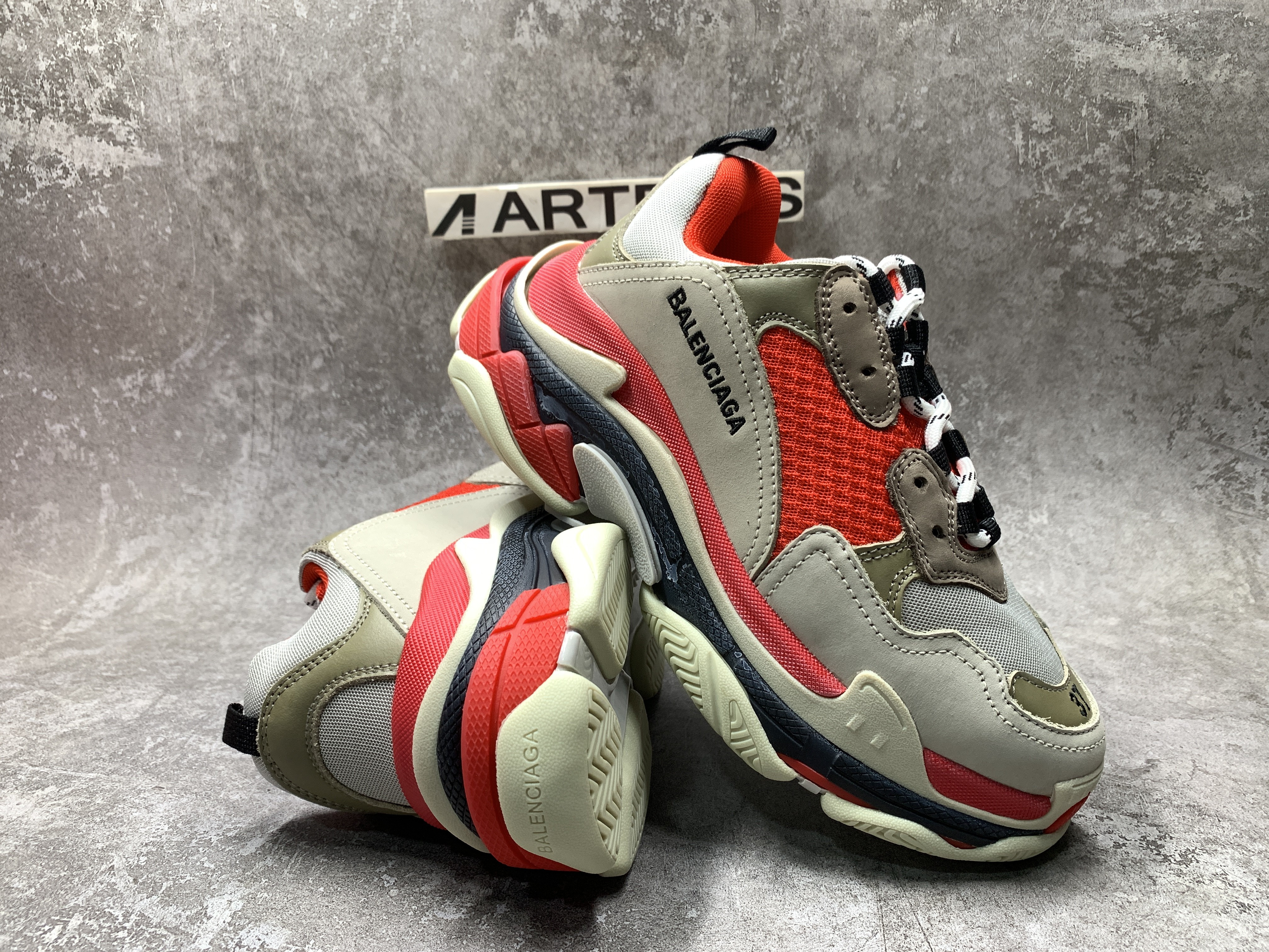 Balenciga Triple S Sneaker 