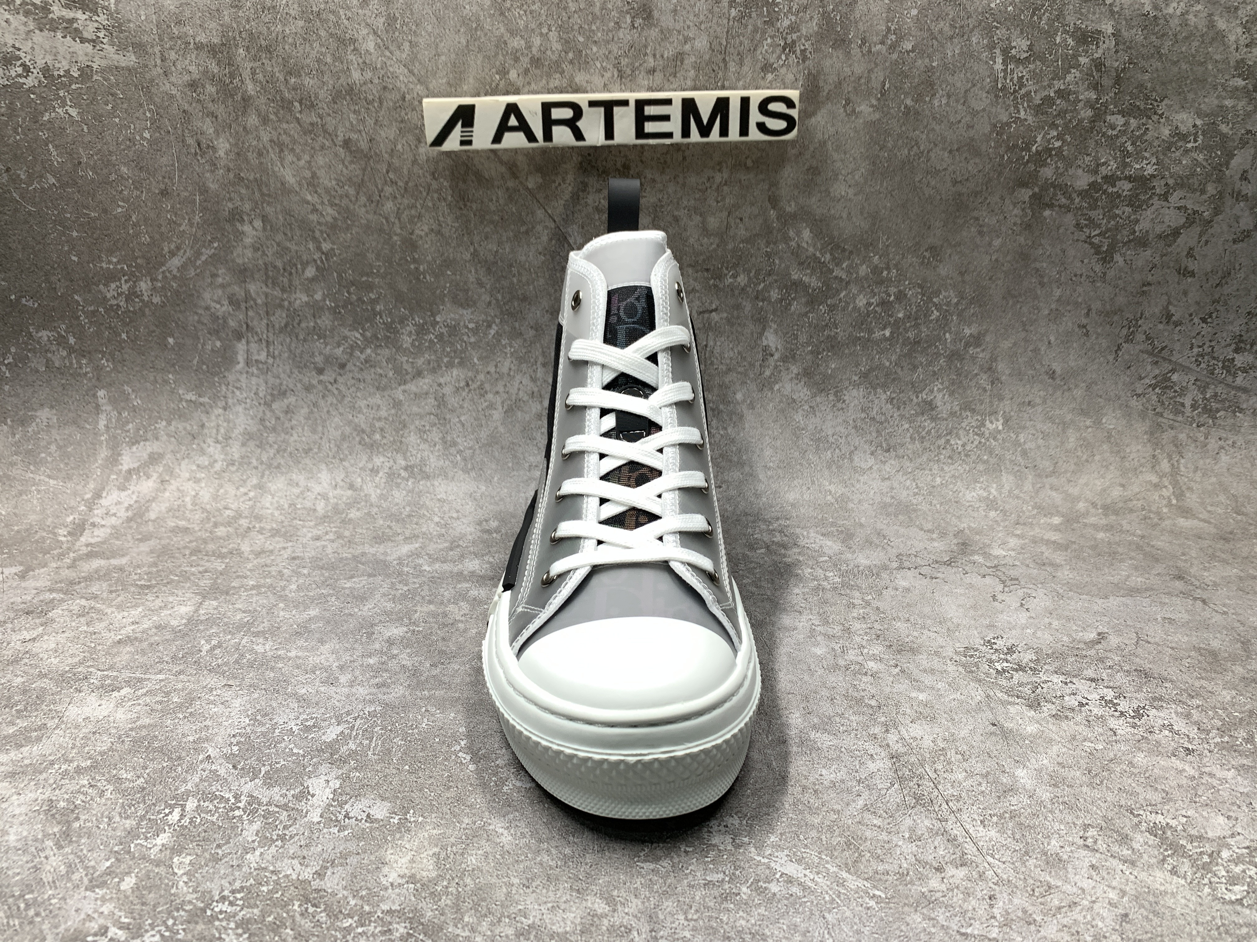 D*0r B23 High Grey Leopard