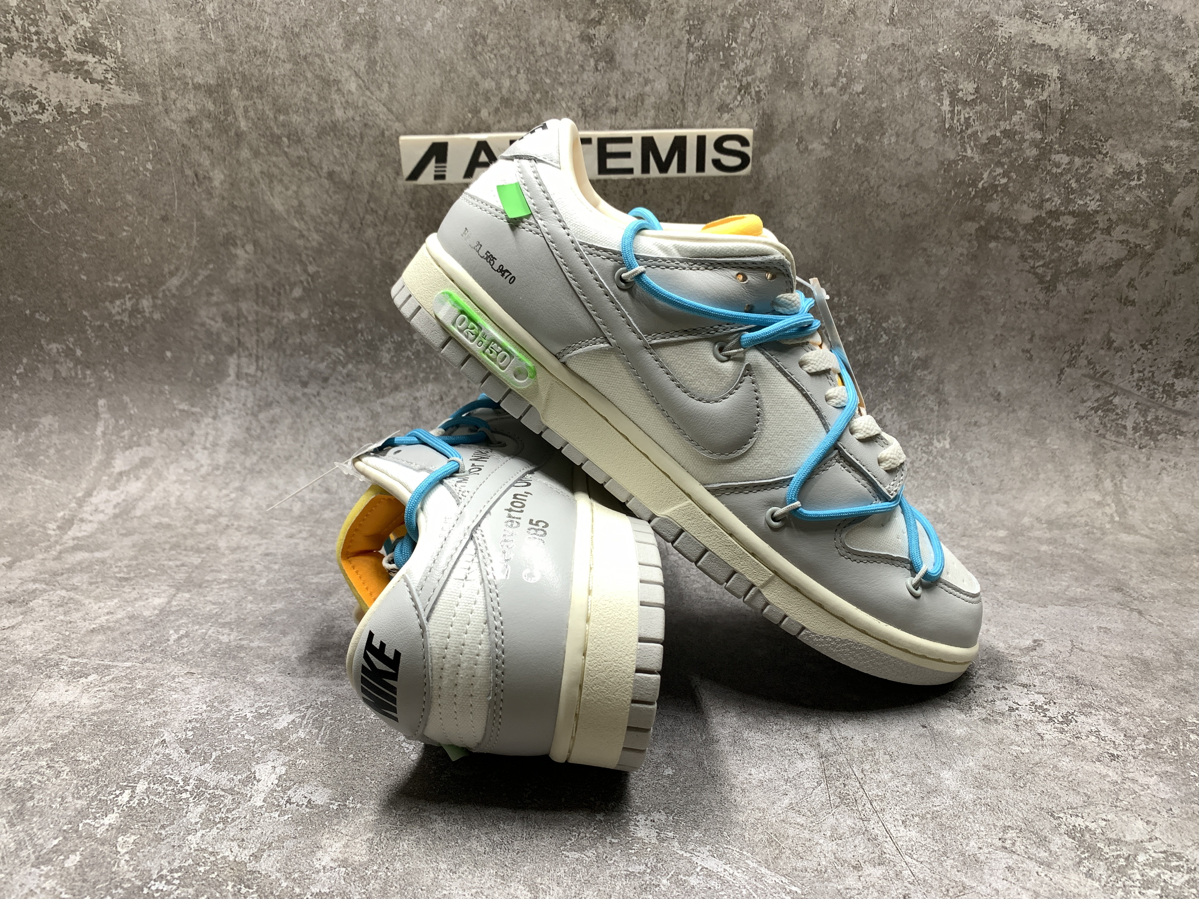 Off-White x Nike Dunk Low 02 of 50