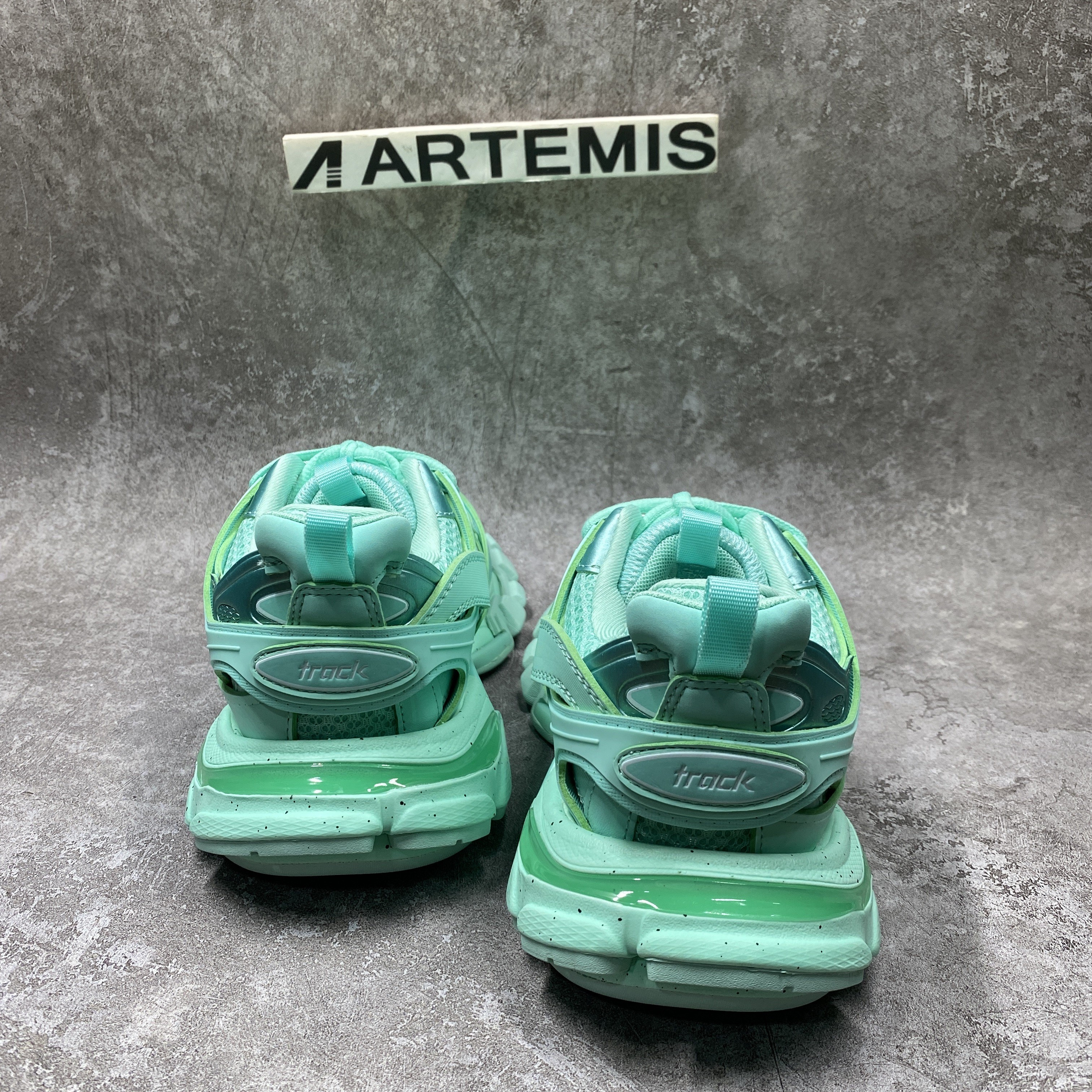 Balenciga Wmns Track Trainer Light Blue