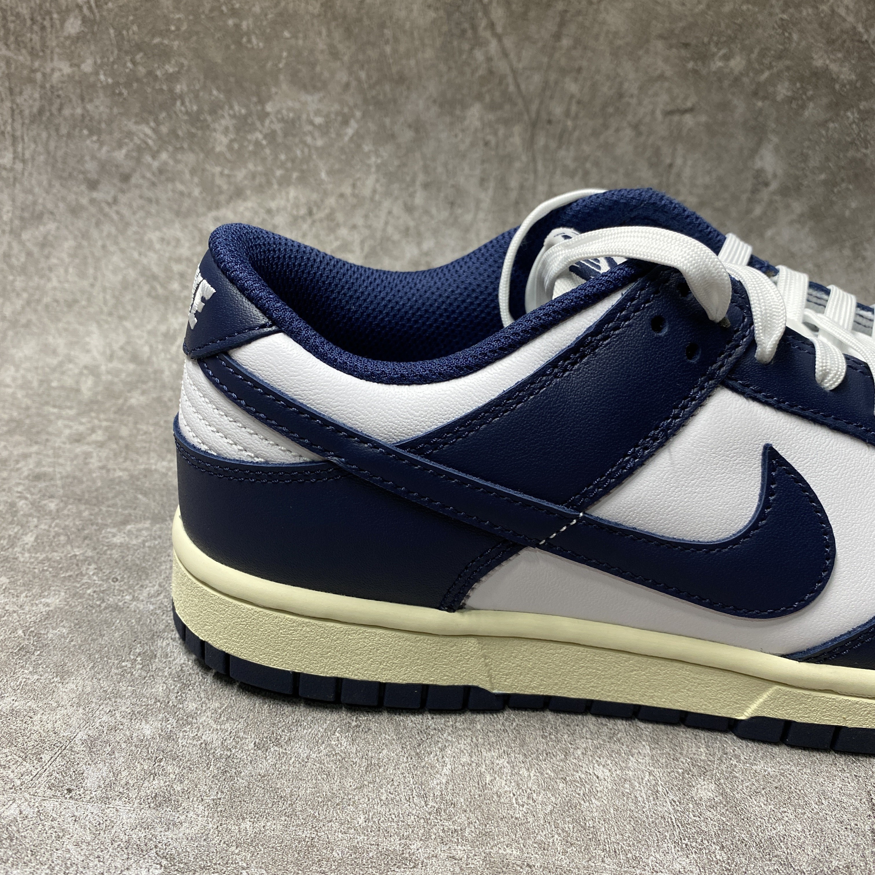 Nike Dunk Low Vintage Navy