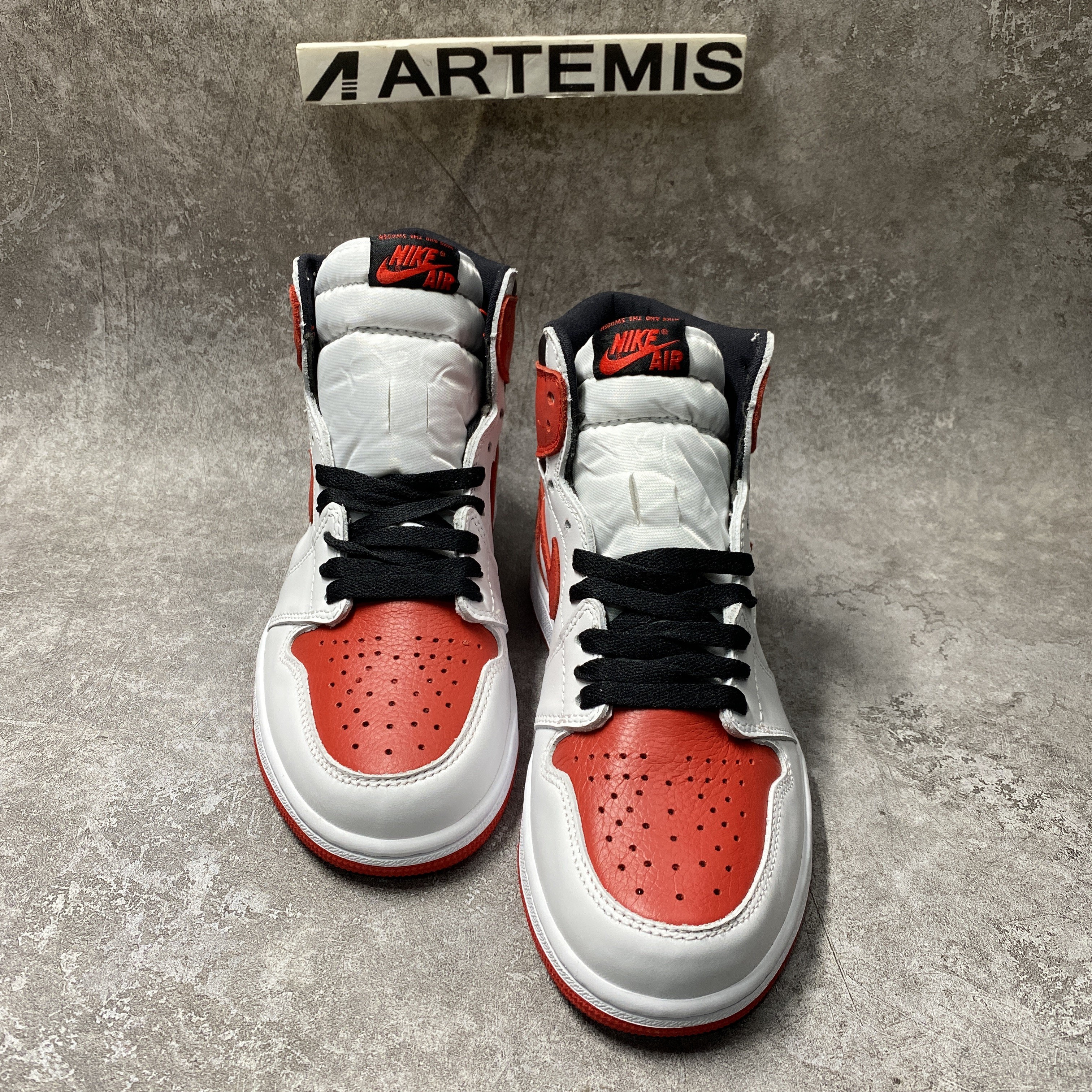 Air Jordan 1 High OG Heritage