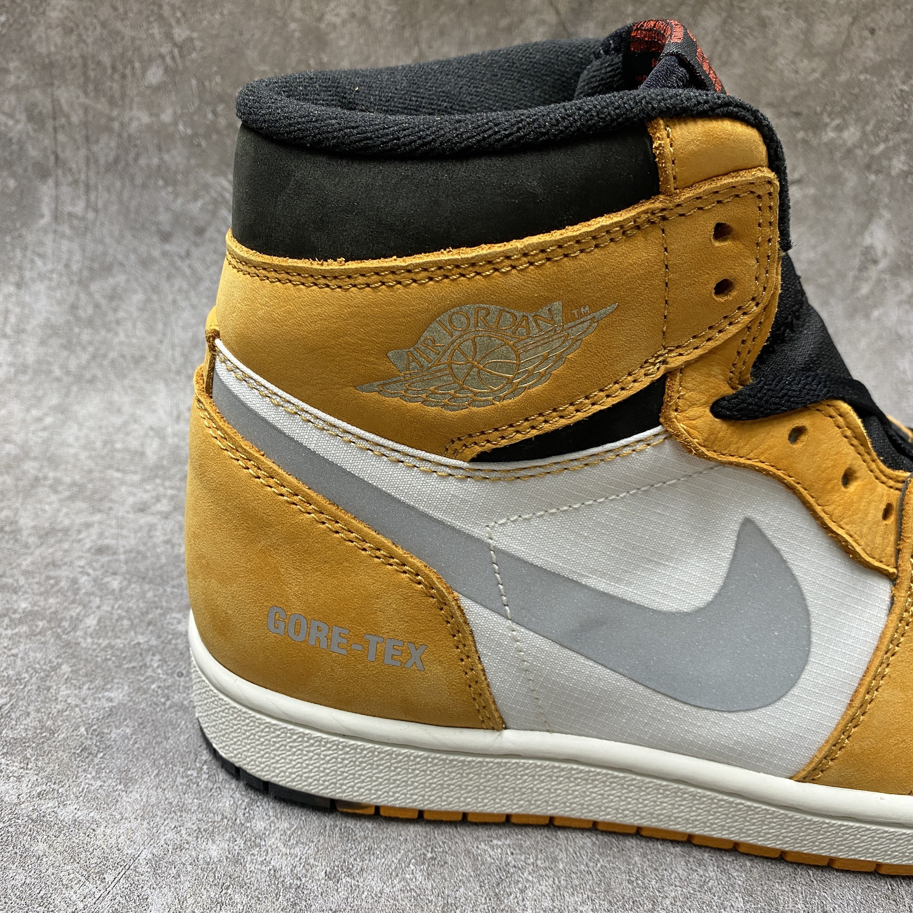 Air Jordan 1 High Element Gore-Tex Light Curry