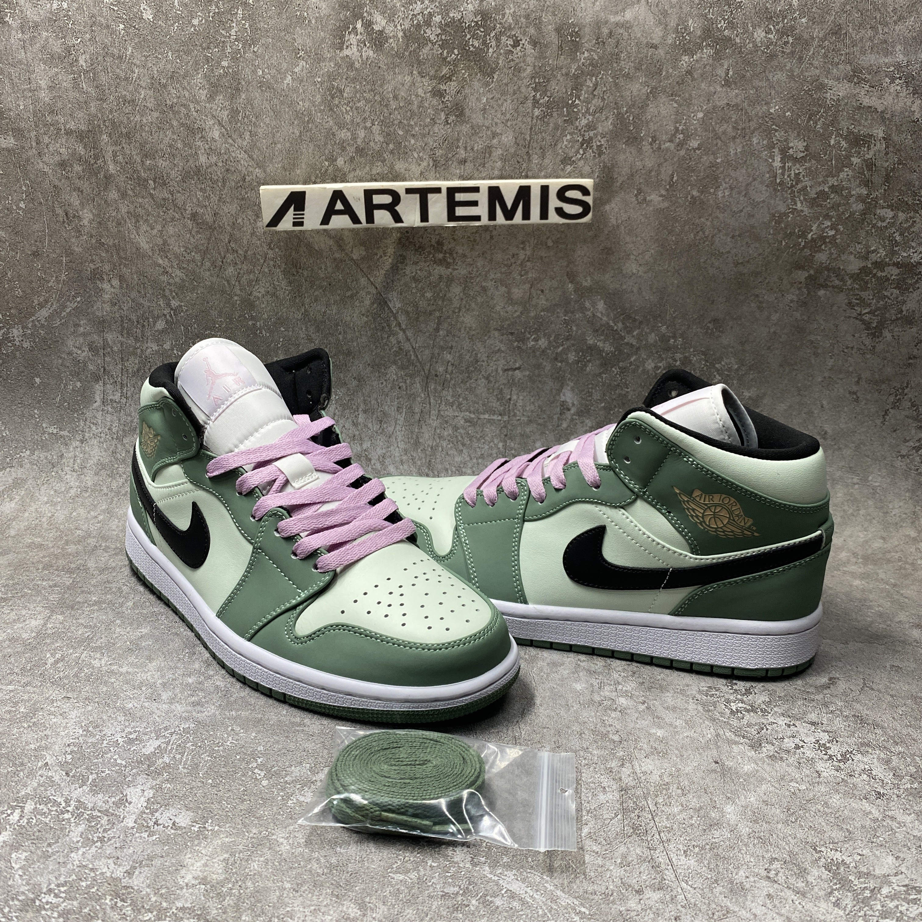 Air Jordan 1 Mid Dutch Green