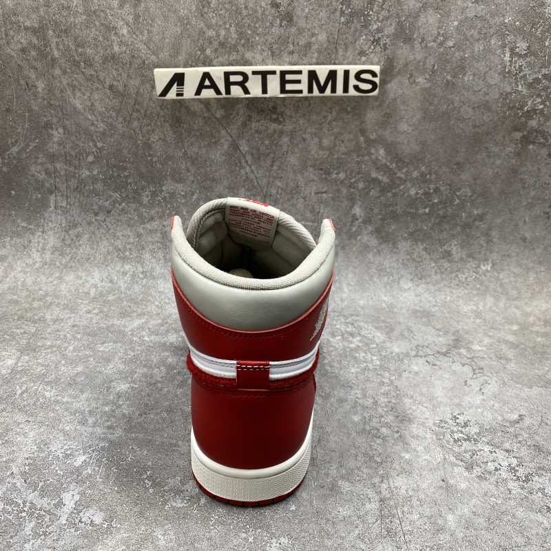 Air Jordan 1 High OG Newstalgia Chenille