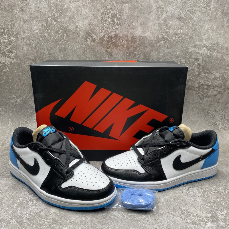 Air Jordan 1 Retro Low OG UNC