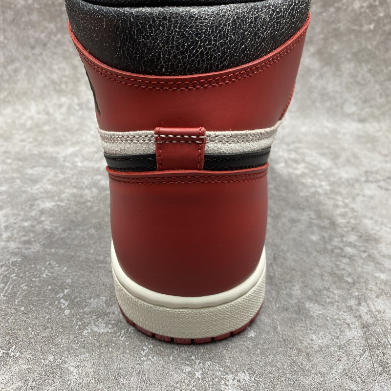 Air Jordan 1 High OG Chicago Lost and Found