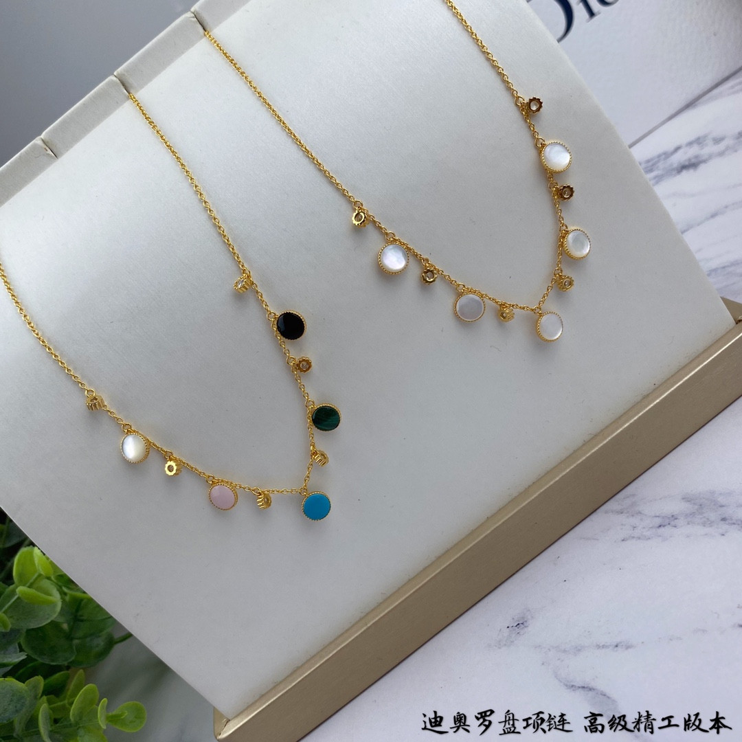 D*0r compass Necklace