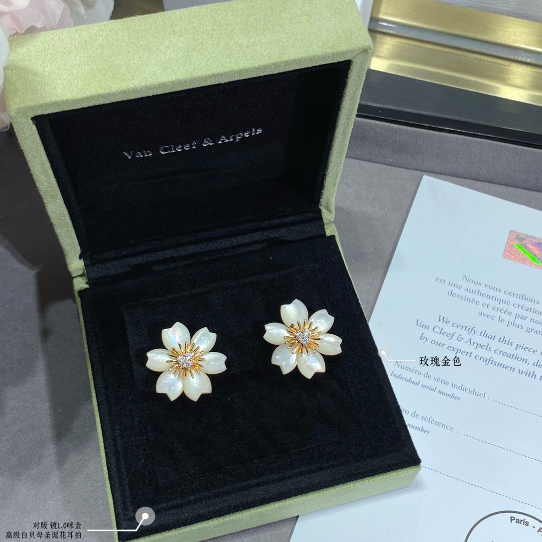 V*N CL*F & Arpels White Mother-of-Pearl Christmas Flower Earrings