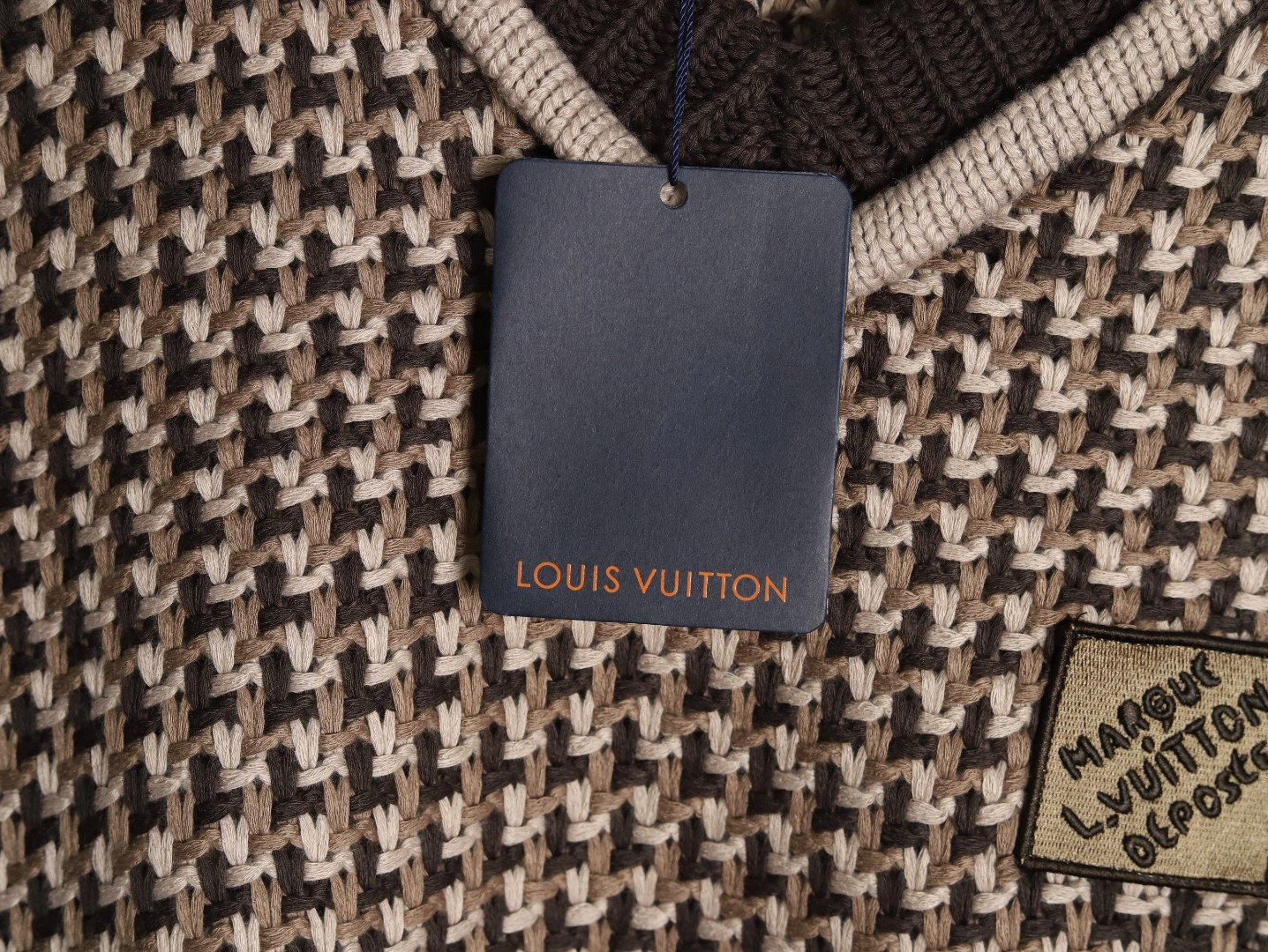 L0*is V*t0n LV knitting Vest