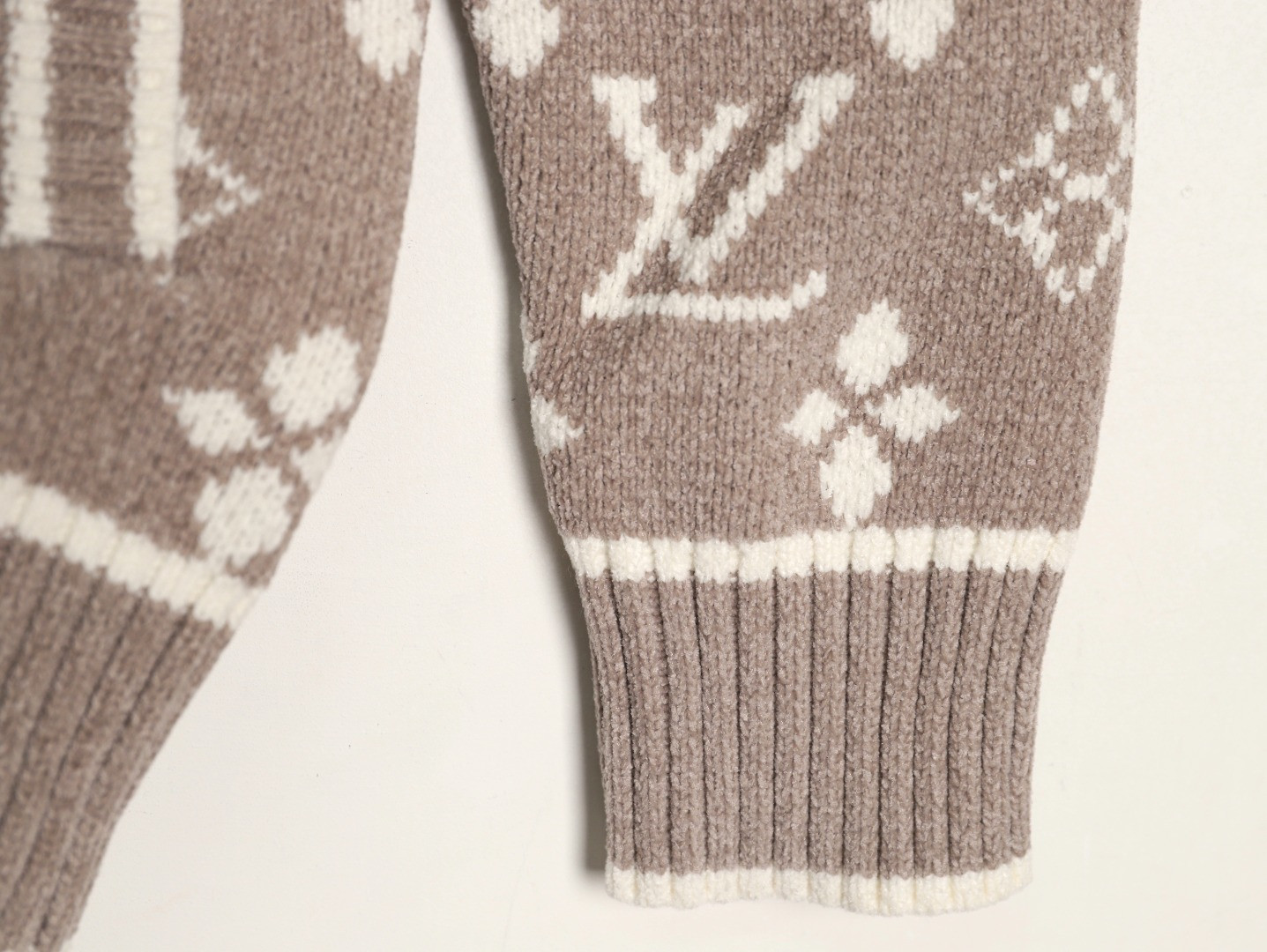 L0*is V*t0n LV 25ss Cardigan Sweaters