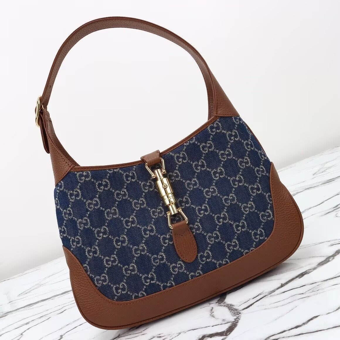 G*u*i Jackie Shoulder Bag 28×19×4.5cm