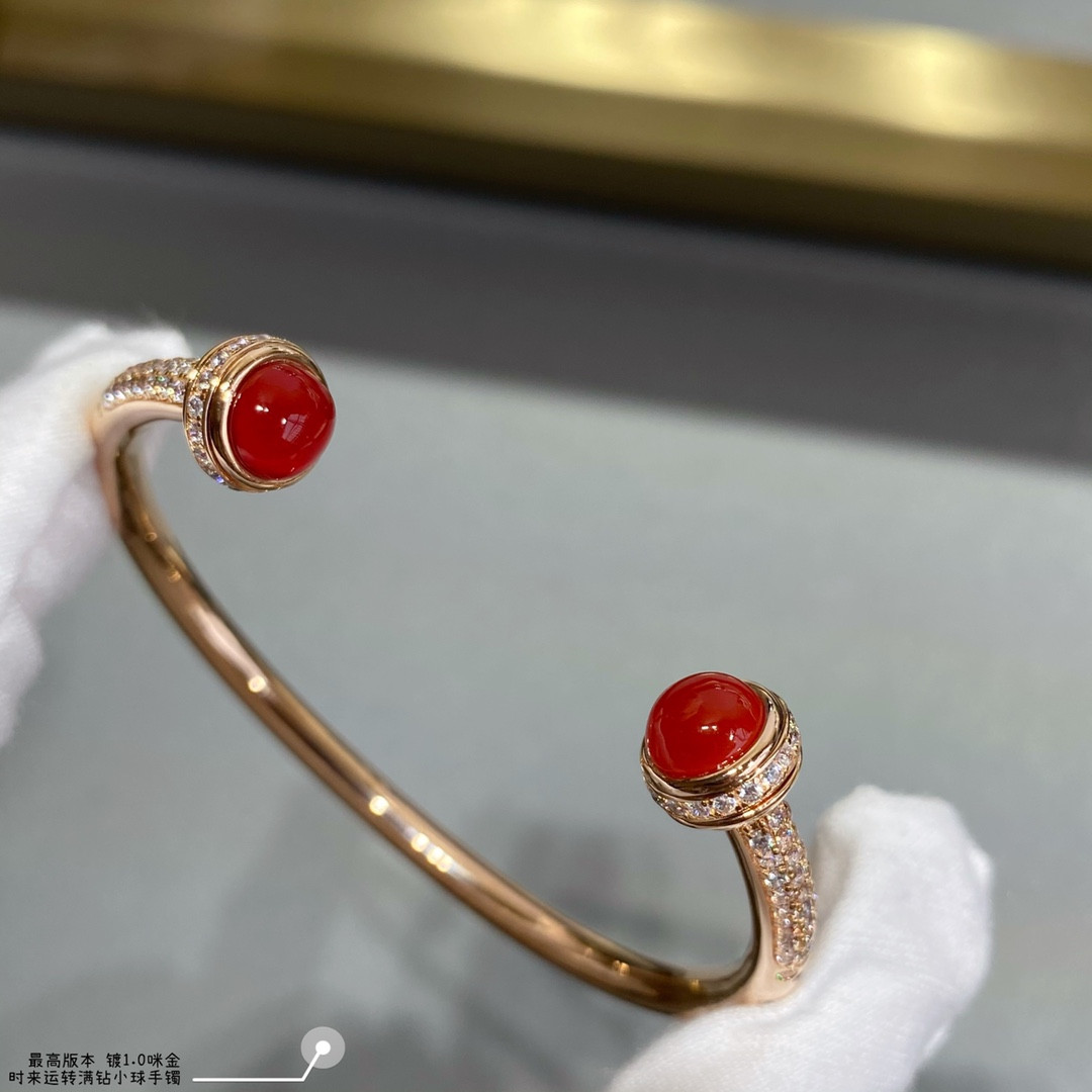 piaget fully Di*m*nd-encrusted rotating ball bracelet