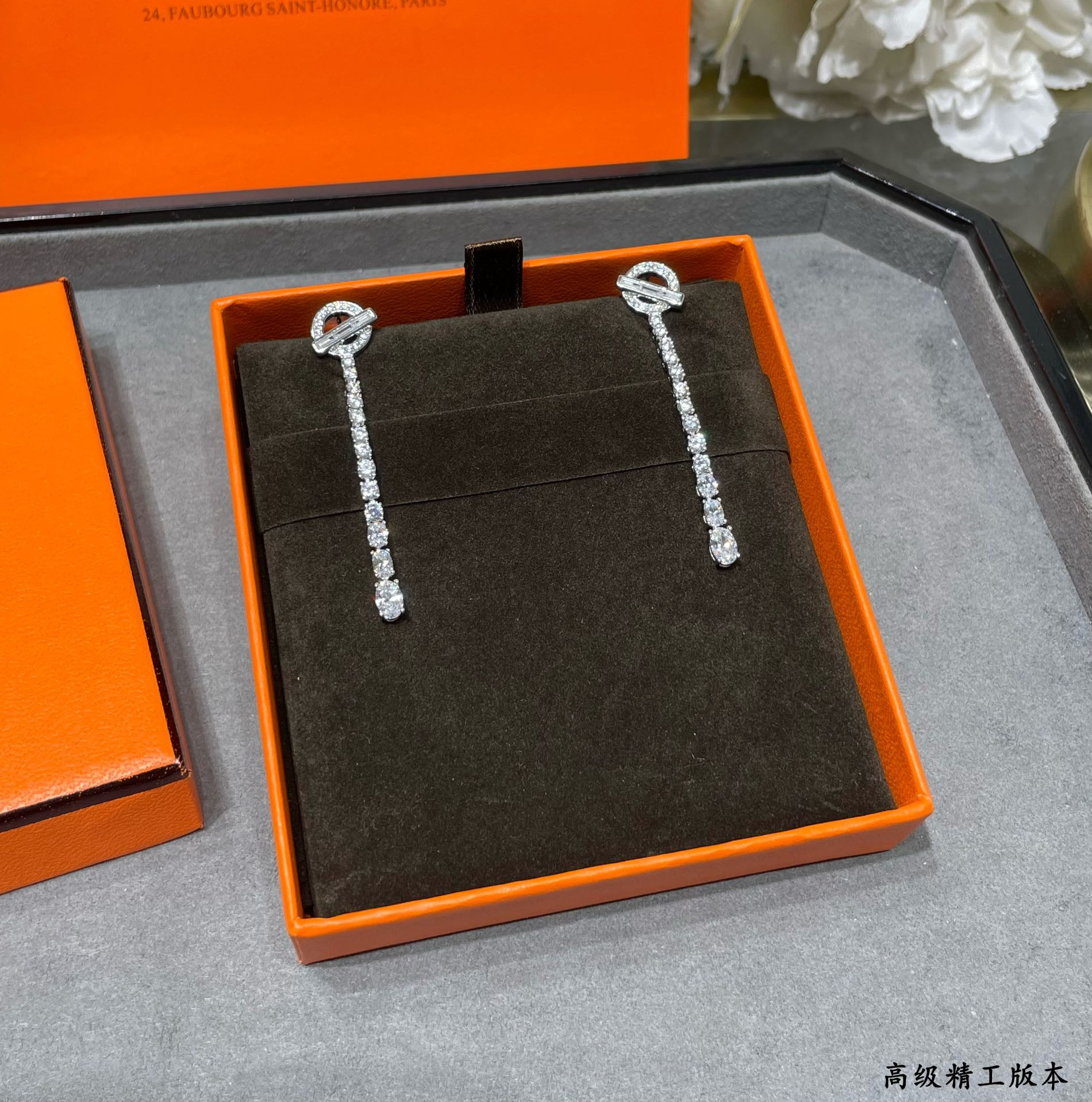 hermès ot fully Di*m*nd-encrusted earrings