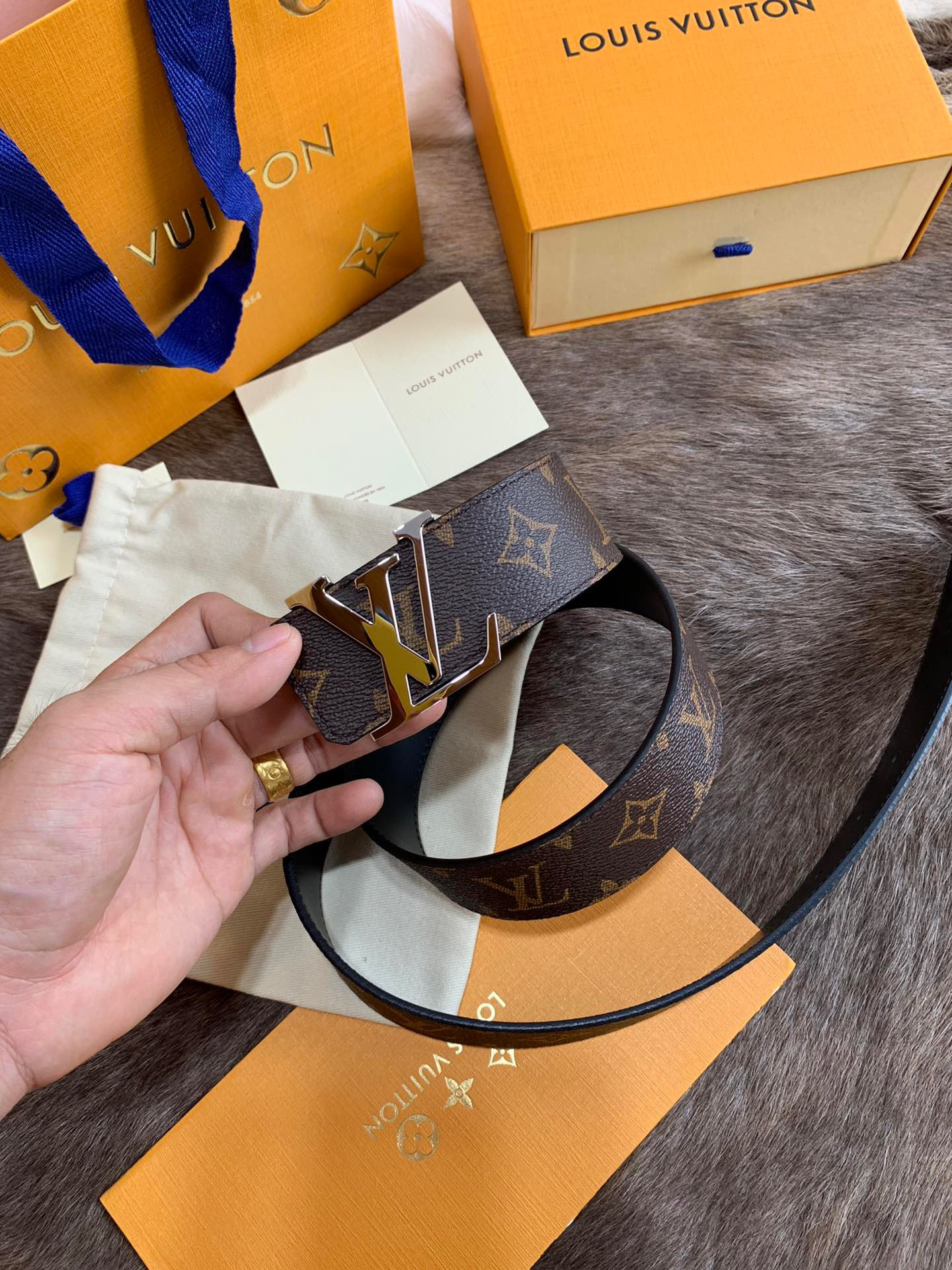 LV L0*is V*t0n 40MM BELT