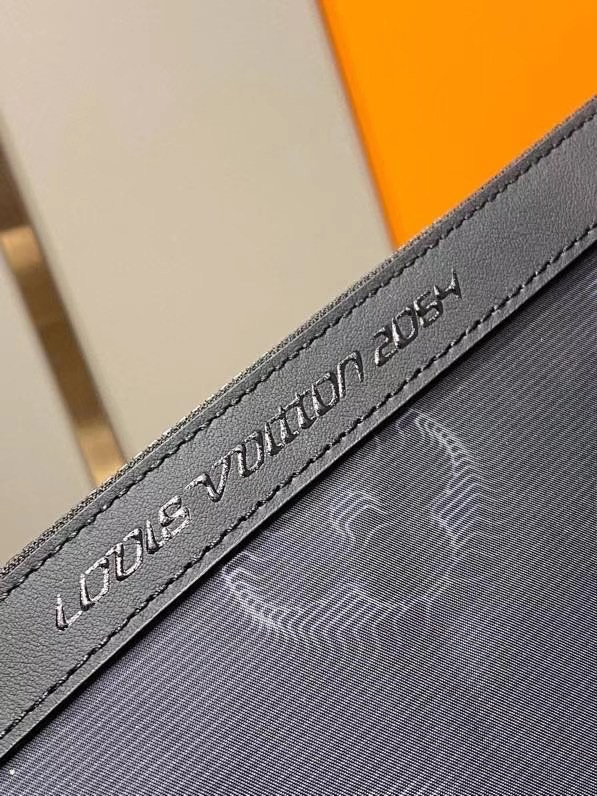 LV L0*is V*t0n 2054 REVERSIBLE POUCH M80142