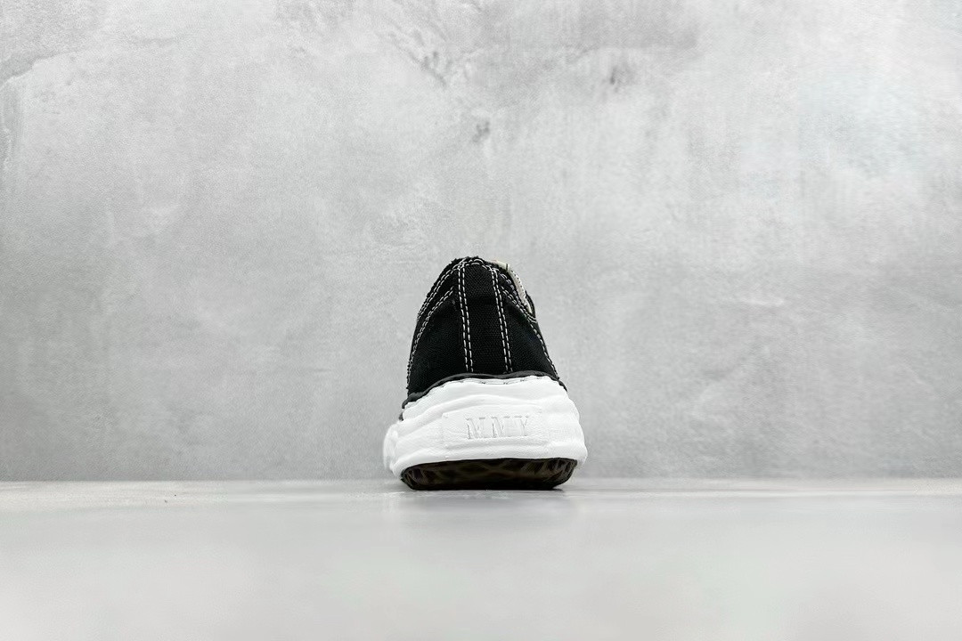 ua Ma*s*n mihara yasuhiro peterson low canvas black