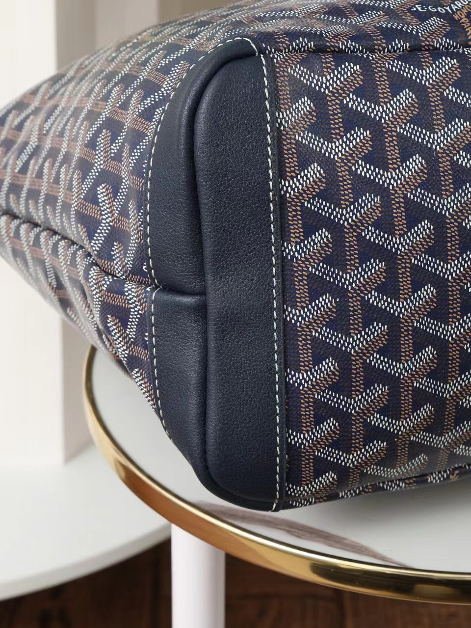 Go*ard Saint L0*is Zipper Bag 30cm x 17cm x 50 cm