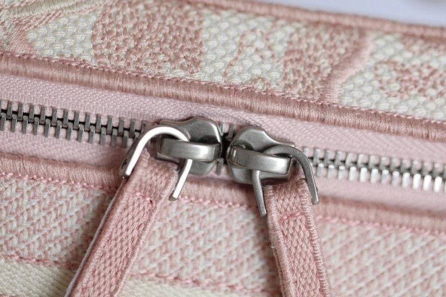 D*0r Travel make up bag