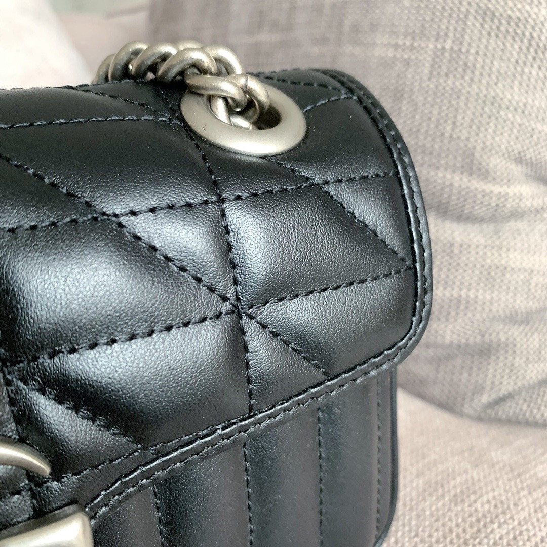 G*u*i GG Marmont mini shoulder bag 22cm