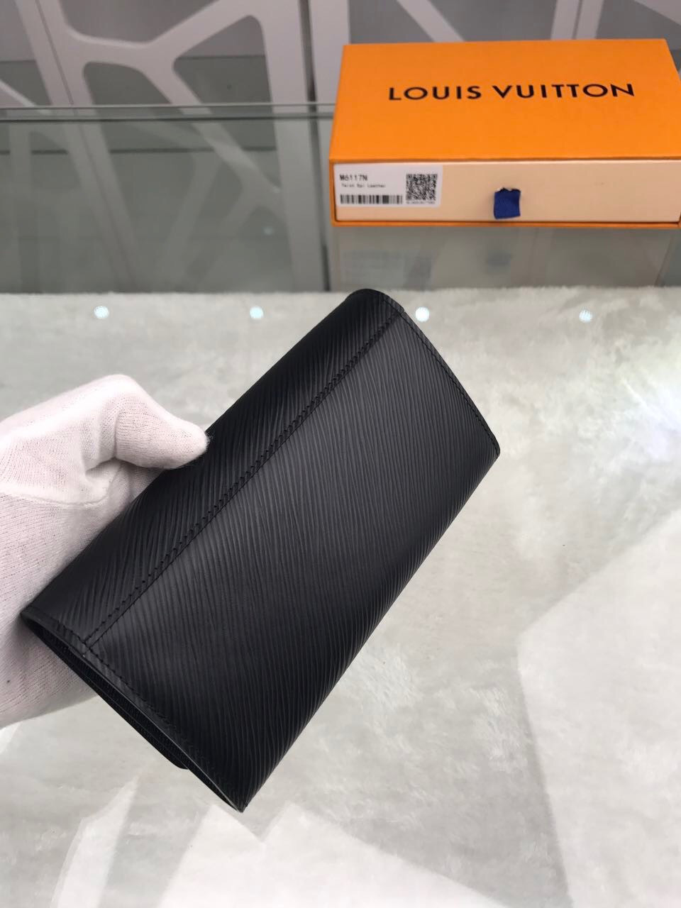 TWIST WALLET M68309