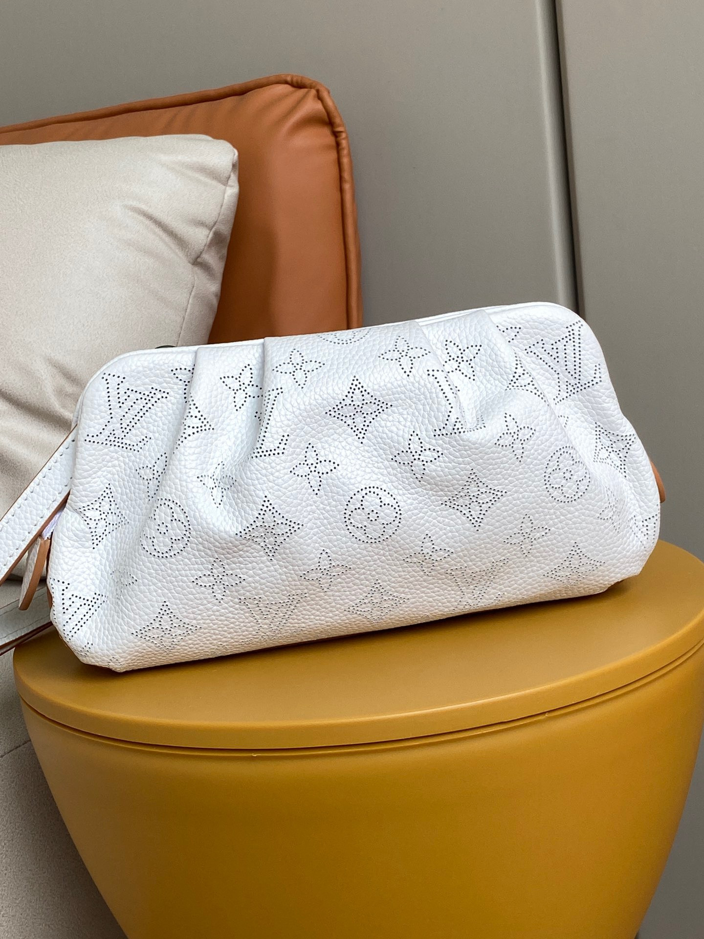 LV SCALA MINI POUCH M80410