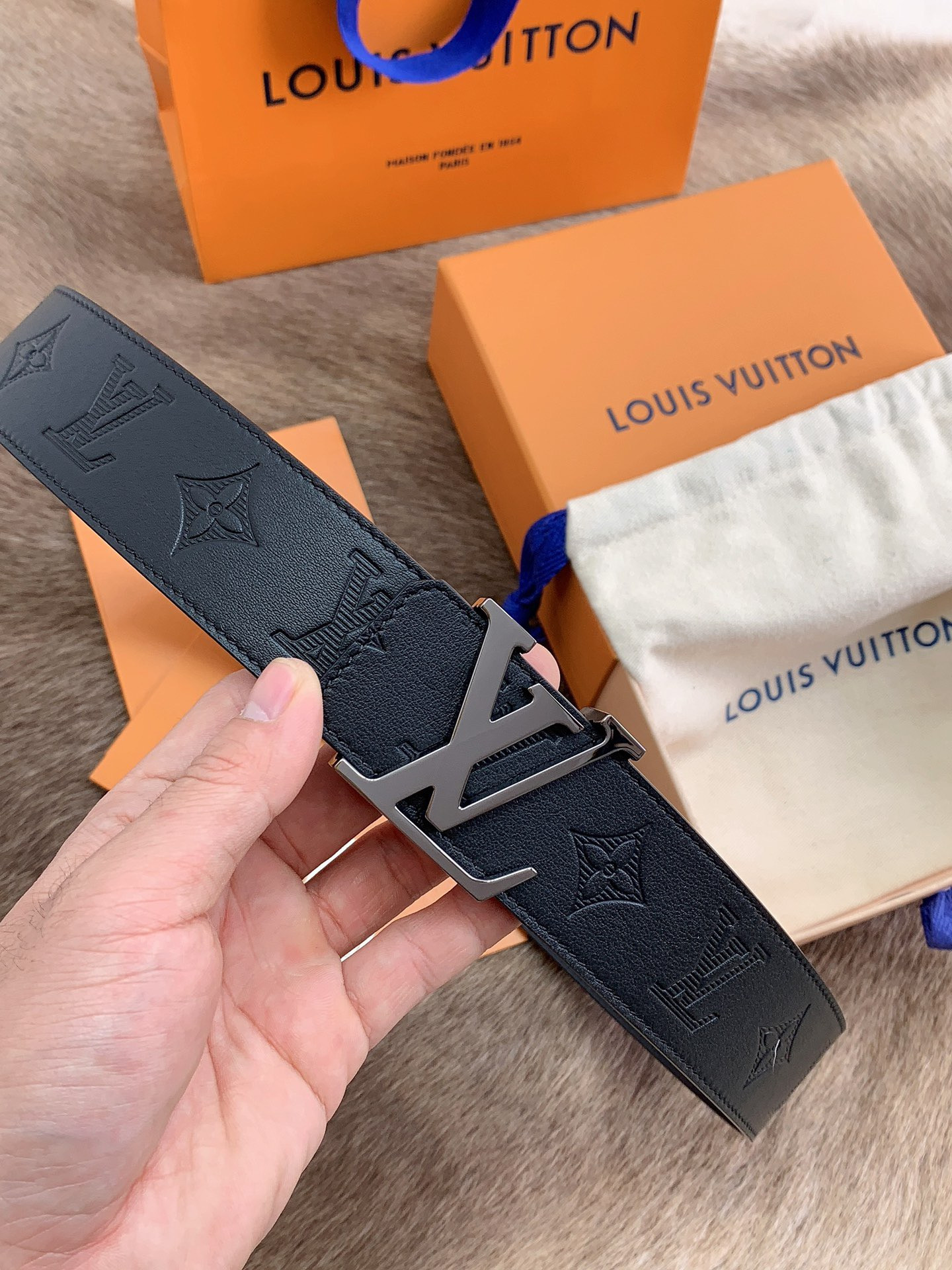 LV L0*is V*t0n 40MM BELT