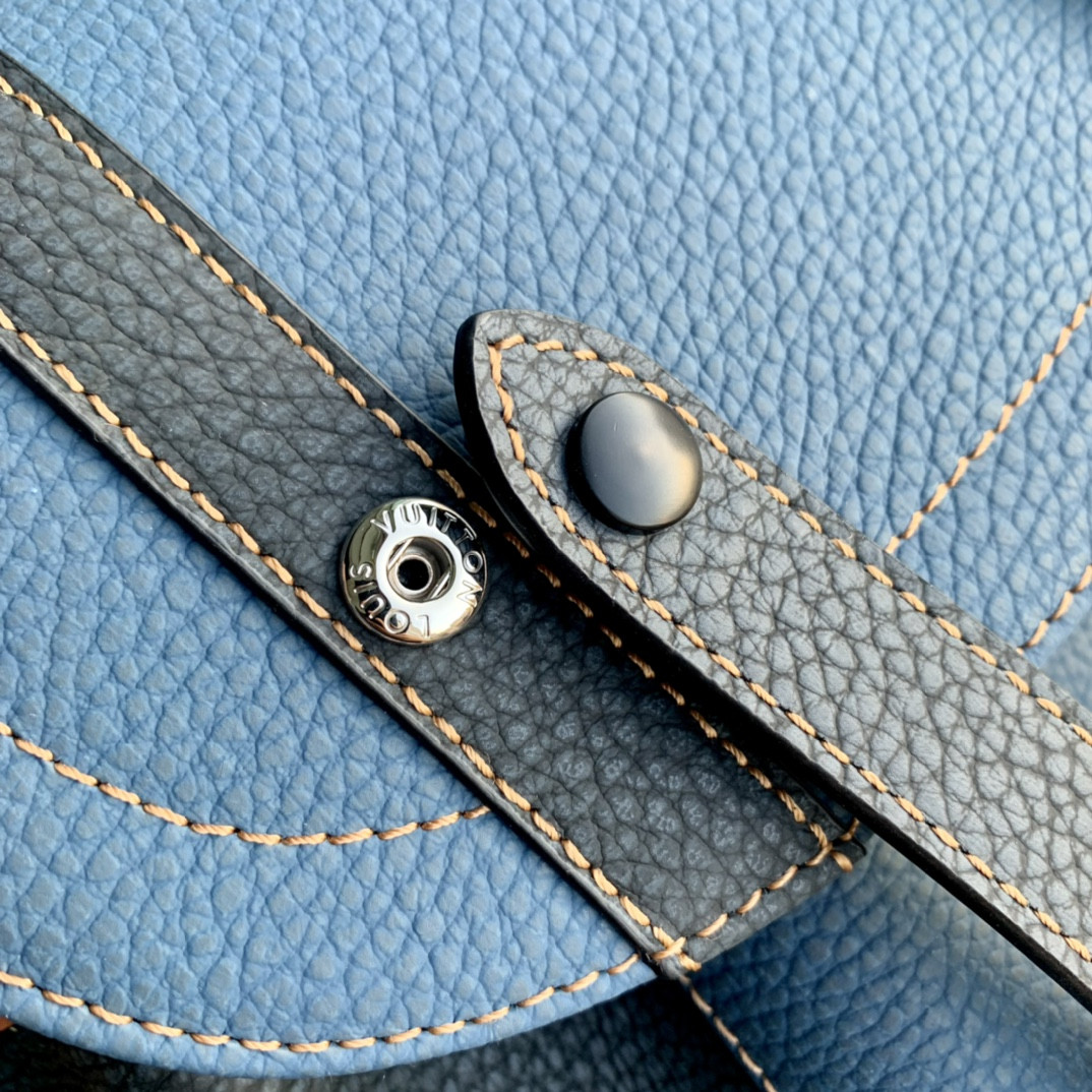 L0*is V*t0n LV CHRISTOPHER MM M21373