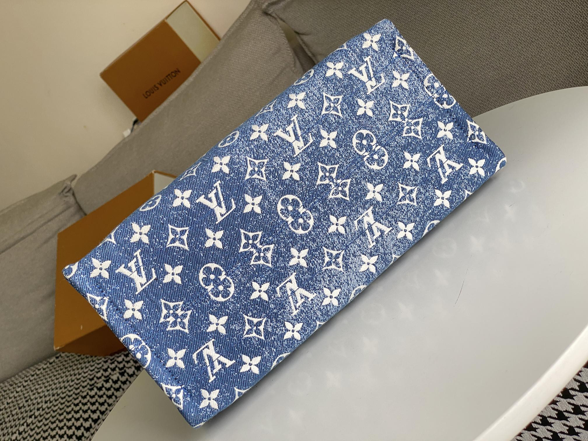 L0*is V*t0n OnTheGo MM M59608 35x27x14CM