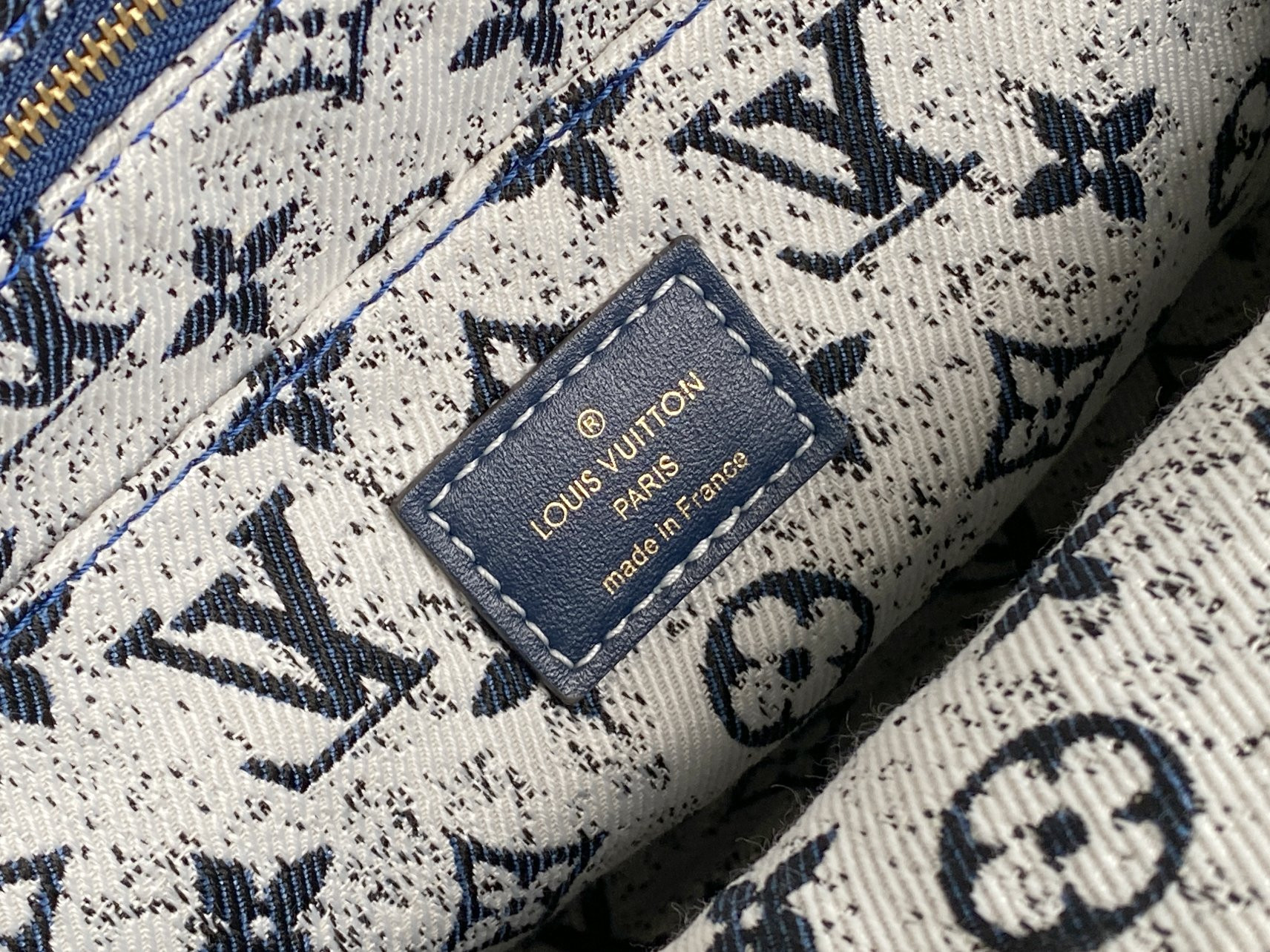 L0*is V*t0n OnTheGo MM M59608 35x27x14CM