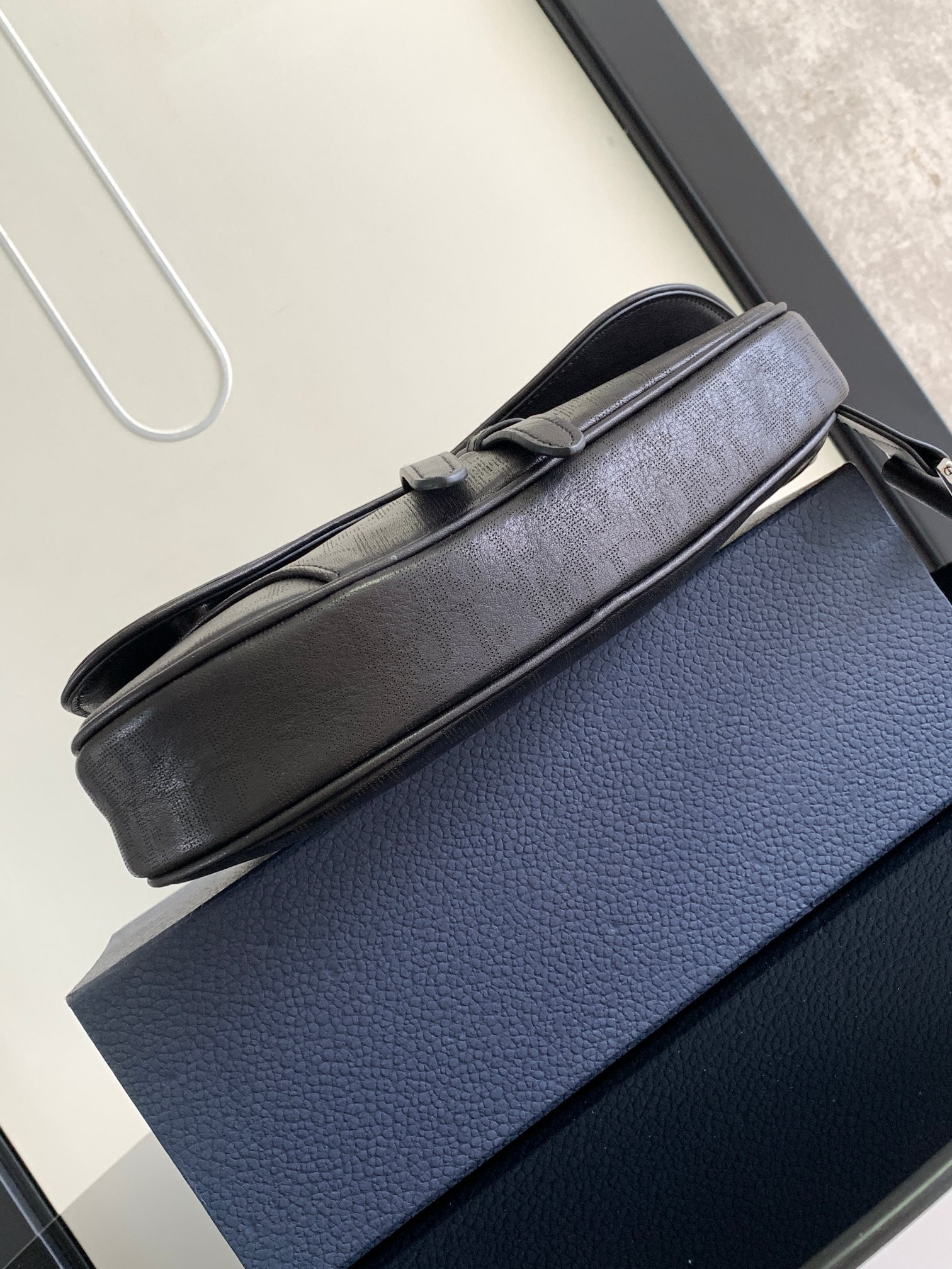 Ch**an D*0r D*0r HOMME Bags Leather Black 26 x 19 x 4.5 cm