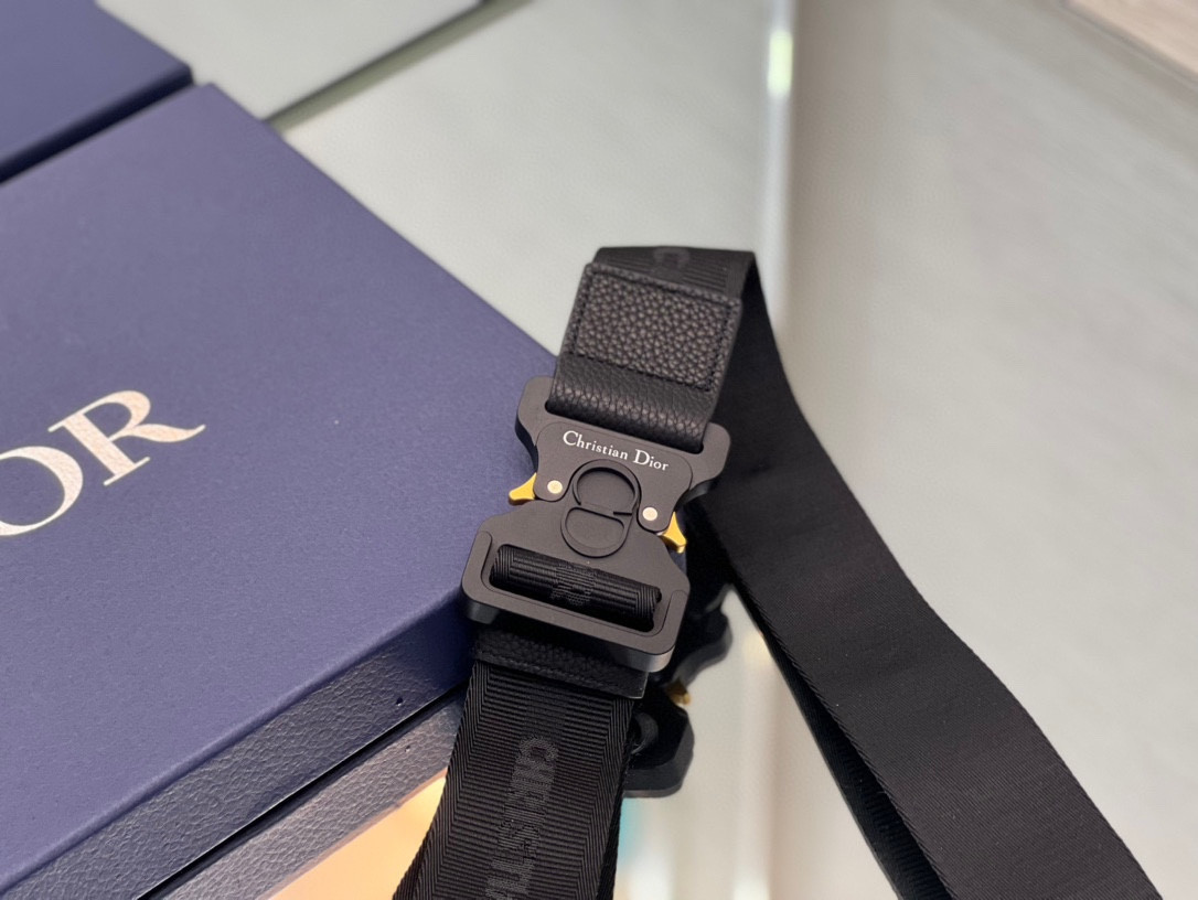 Ch**an D*0r Saddle Crossbody Bag Oblique Canvas 26 x 19 x 4.5 cm