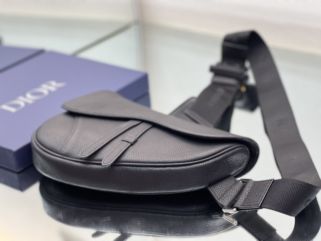 D*0r Saddle Bag Black Grained Calfskin 26 x 19 x 4.5 cm