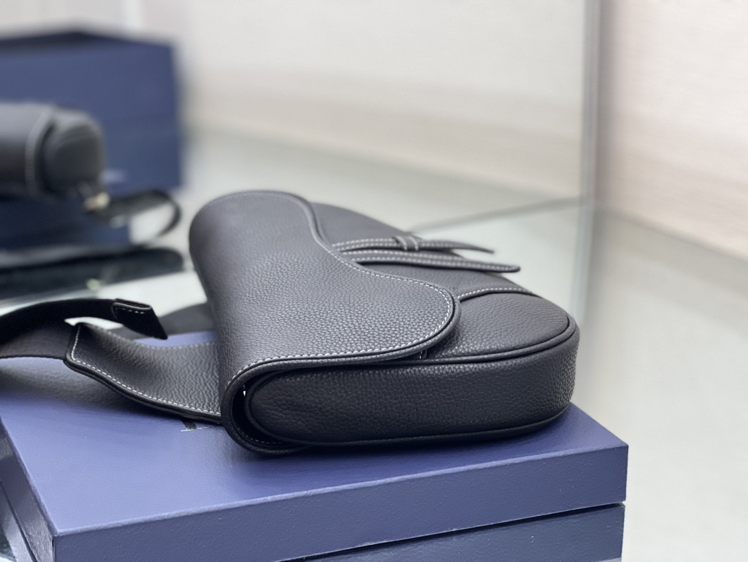 D*0r Saddle Bag Black Grained Calfskin 26 x 19 x 4.5 cm
