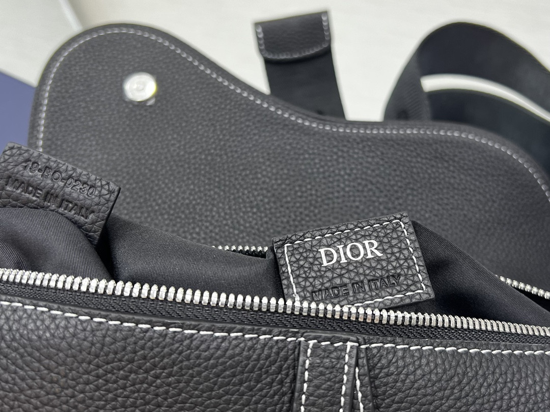 D*0r Saddle Bag Black Grained Calfskin 26 x 19 x 4.5 cm