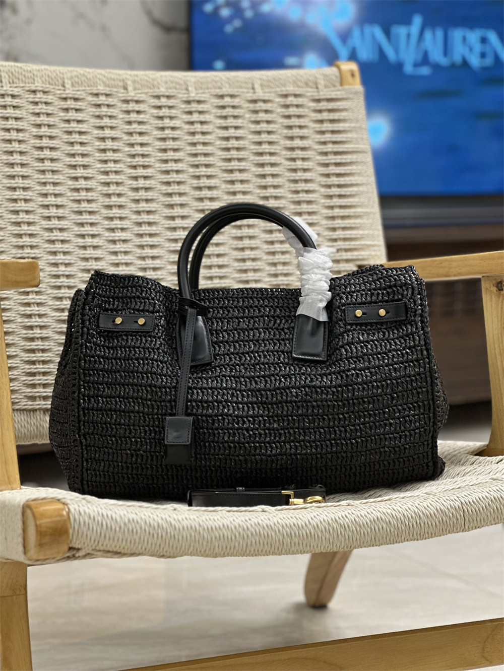 Y*L SAC DE JOUR MEDIUM S*pPLE IN RAFFIA AND VEGETABLE-TANNED LEATHER BLACK