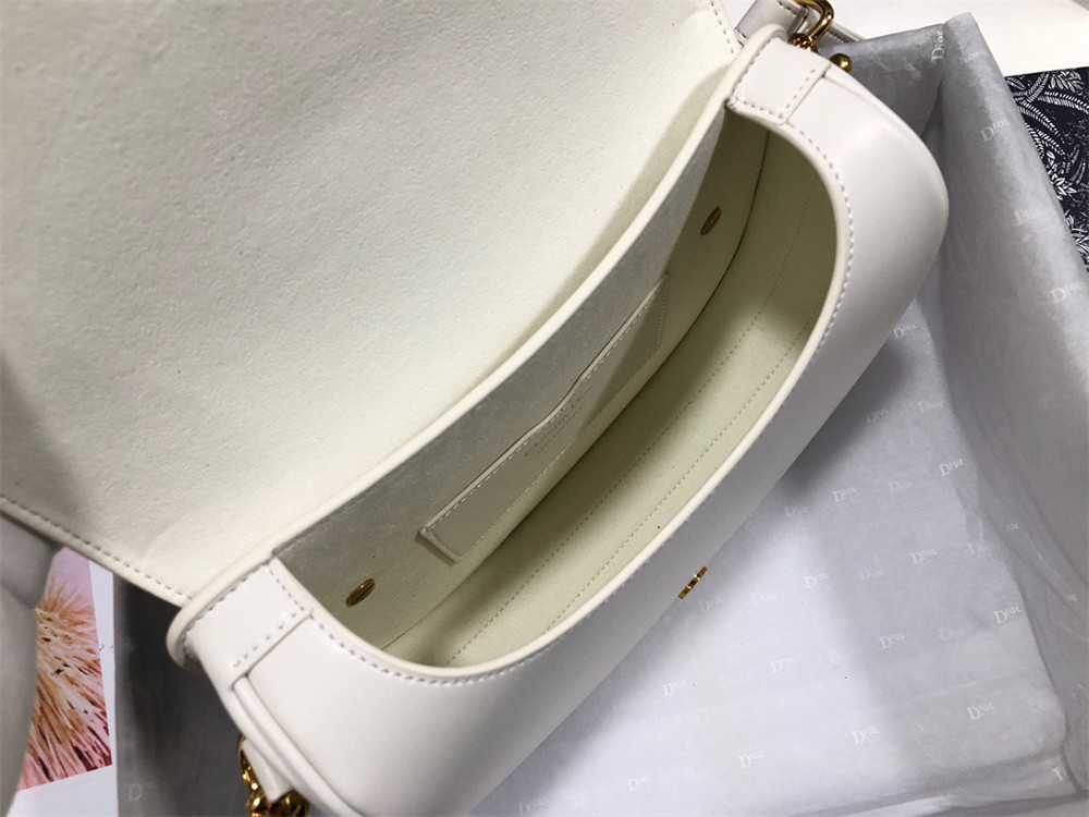 MEDIUM D*0r BOBBY BAG Latte Box Calfskin