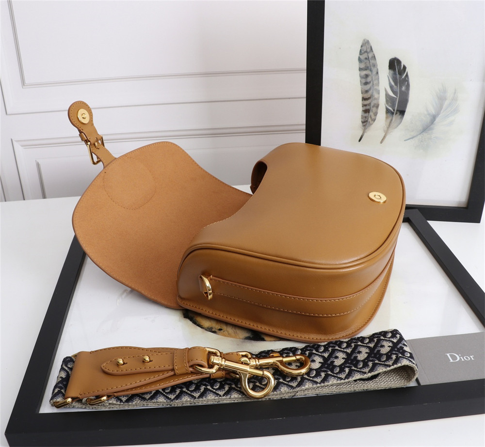 LARGE D*0r BOBBY BAG Caramel Box Calfskin