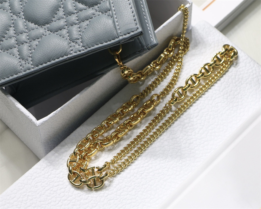 D*0r CARO ZIPPED POUCH WITH CHAIN Blue S*pple Cannage Calfskin 19 x 14 x 4.5 cm