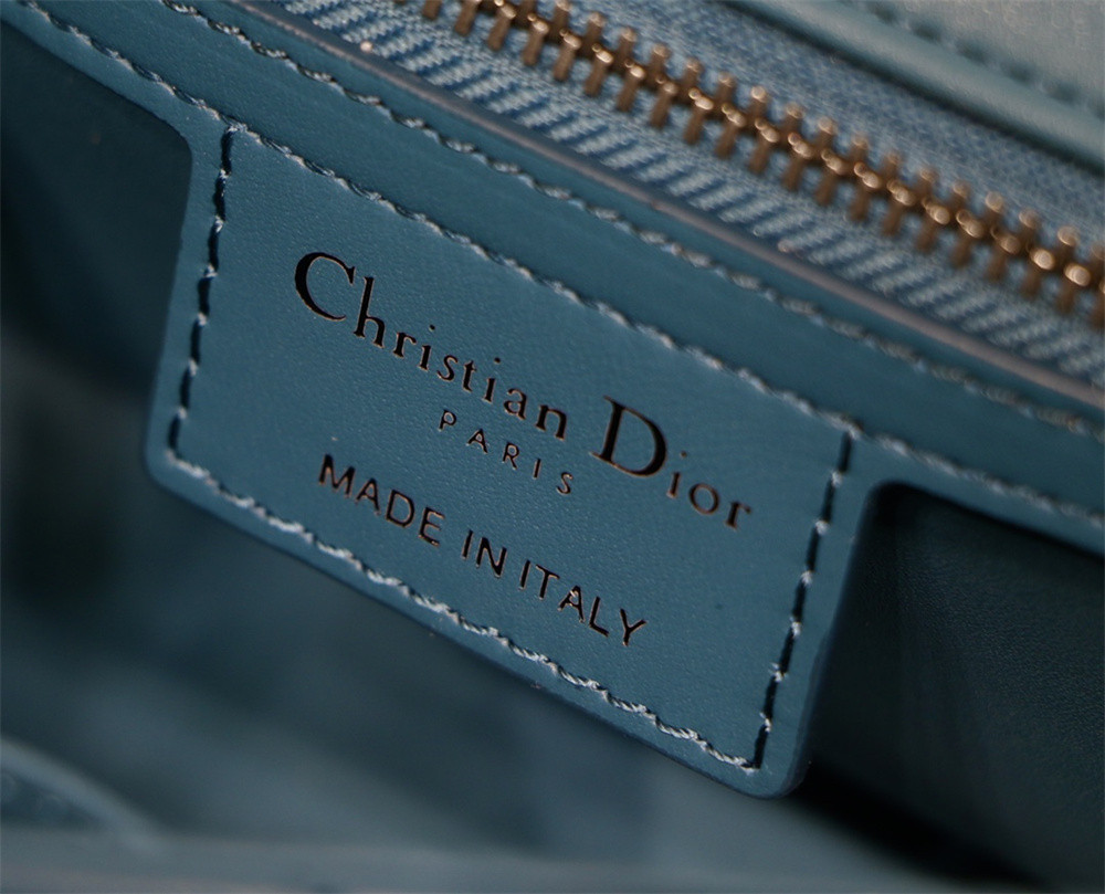 MEDIUM D*0r CARO BAG Navy S*pple Cannage Calfskin With Silver Hardware 25.5 x 15.5 x 8 cm