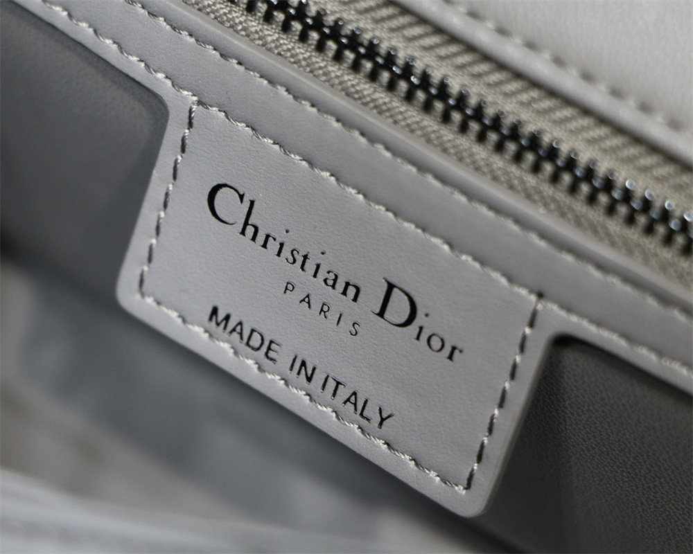 SMALL D*0r CARO BAG Grey S*pple Cannage Calfskin With Silver Hardware 20 x 12 x 7 cm