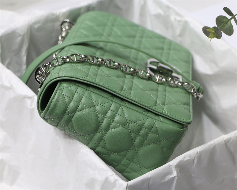 LARGE D*0r CARO BAG Green S*pple Cannage Calfskin With Silver Hardware 29 x 18 x 10 cm