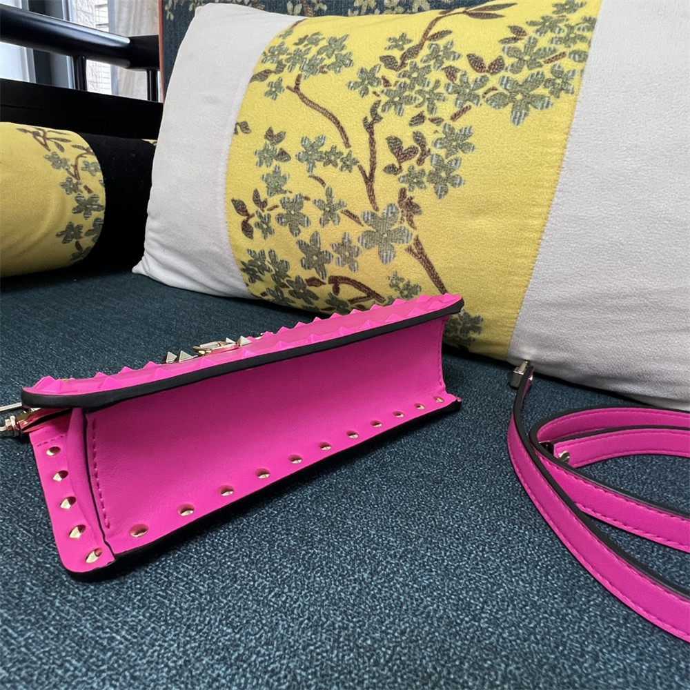 va*t*no GARAVANI ROCKSTUD23 SMALL SMOOTH CALFSKIN SHOULDER BAG ROSERED