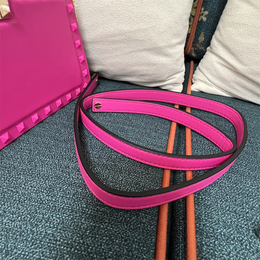 va*t*no GARAVANI ROCKSTUD23 SMALL SMOOTH CALFSKIN SHOULDER BAG ROSERED