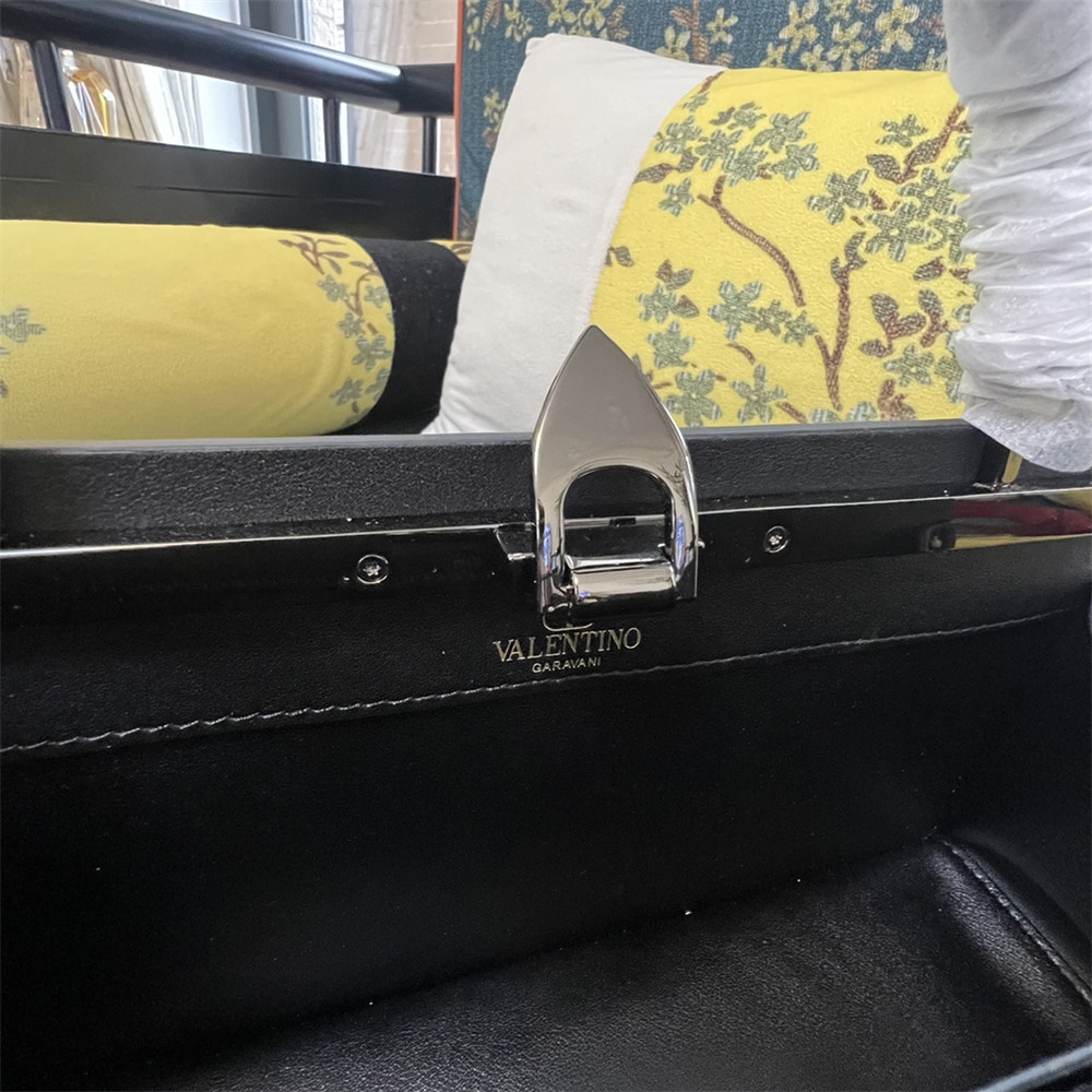 va*t*no GARAVANI ROCKSTUD PADDED NAPPA HANDBAG BLACK