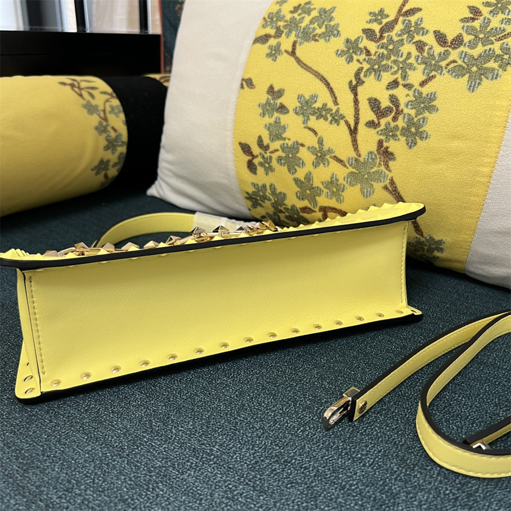 va*t*no GARAVANI ROCKSTUD23 smooth calfskin handbag Yellow