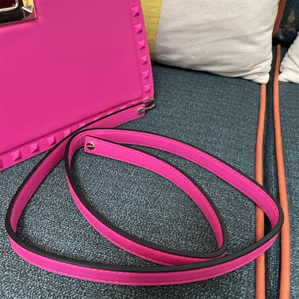 va*t*no GARAVANI ROCKSTUD23 smooth calfskin handbag