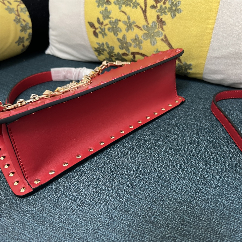 va*t*no GARAVANI ROCKSTUD23 smooth calfskin handbag Red