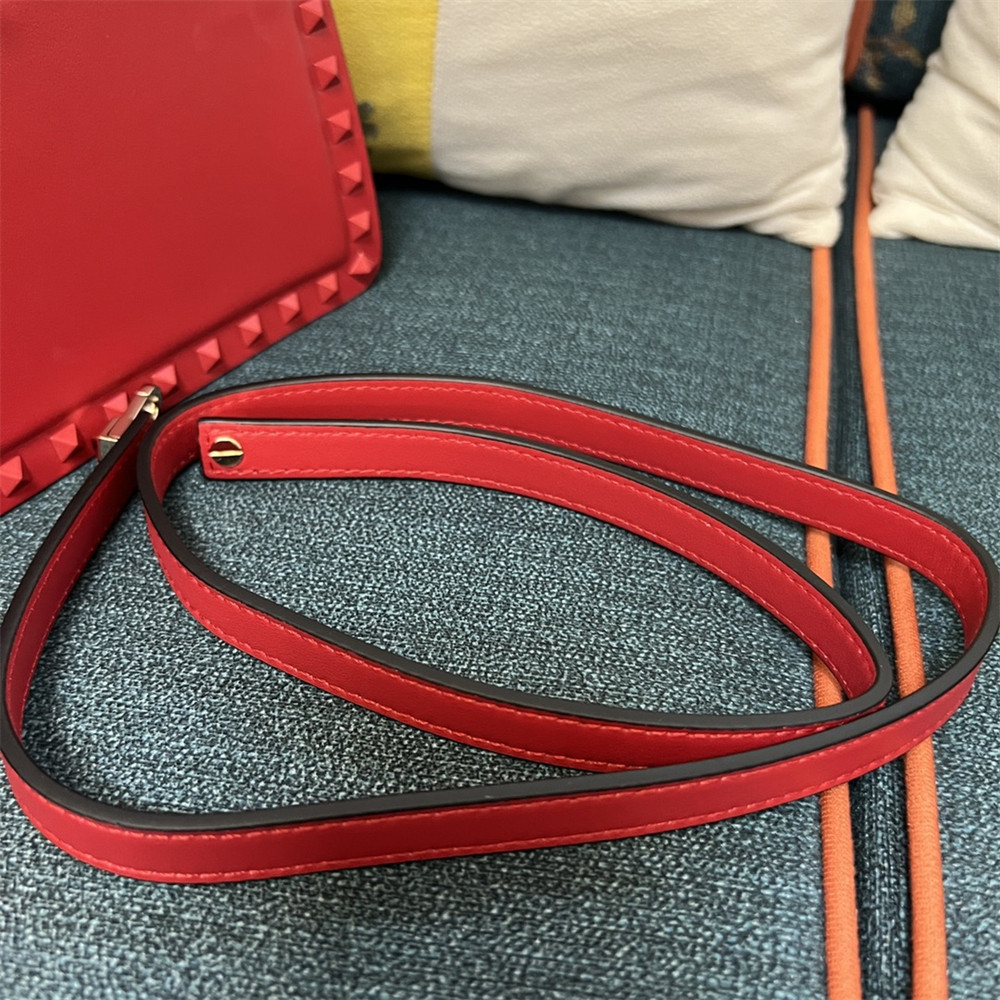 va*t*no GARAVANI ROCKSTUD23 smooth calfskin handbag Red